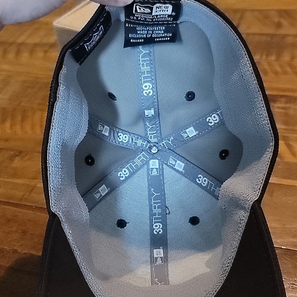 New Era Men's Cleveland Browns 39Thirty Neo Brown Stretch Fit Hat - Picture 4 of 4